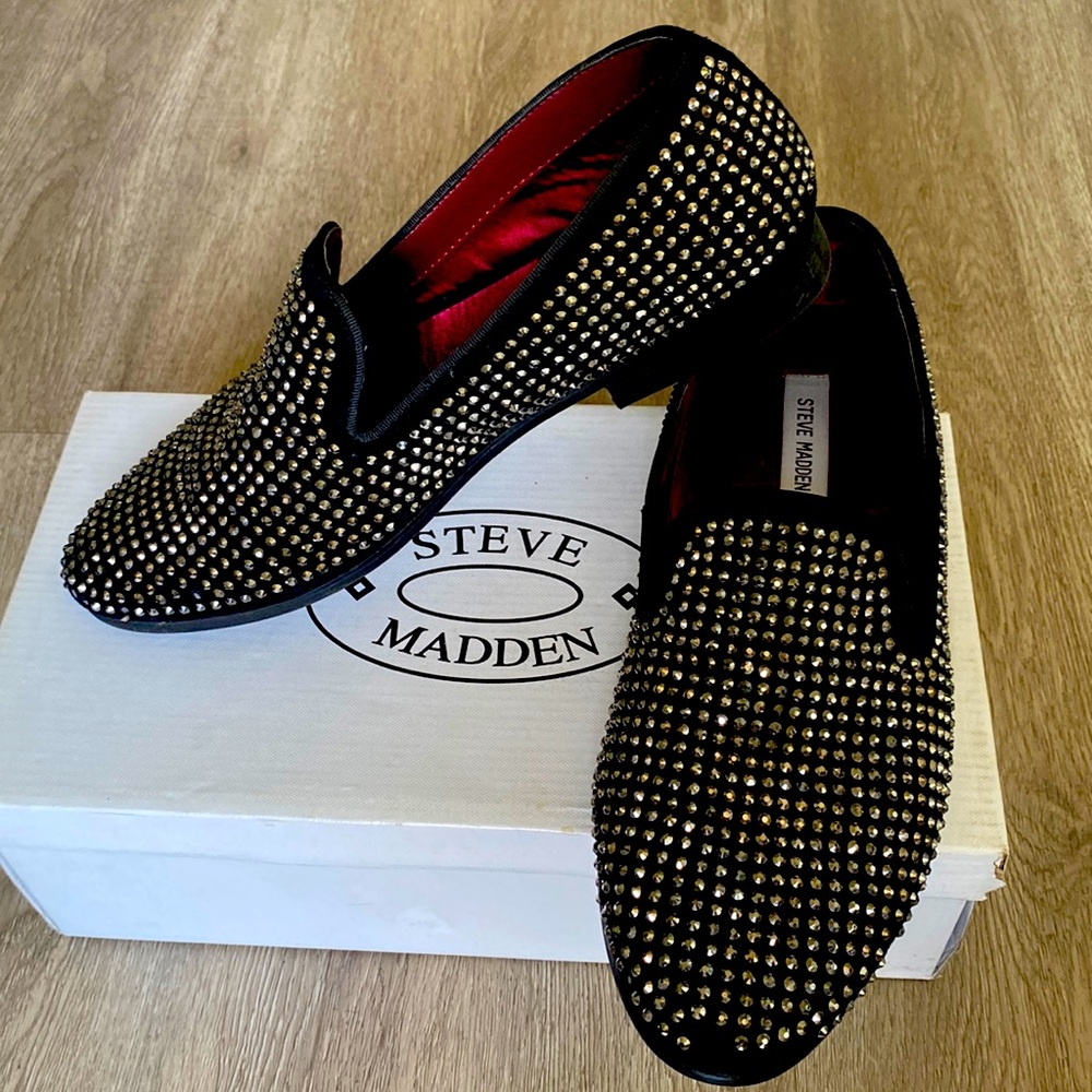 Stand out with these super elegant flashy shoes perfect for any party occasion